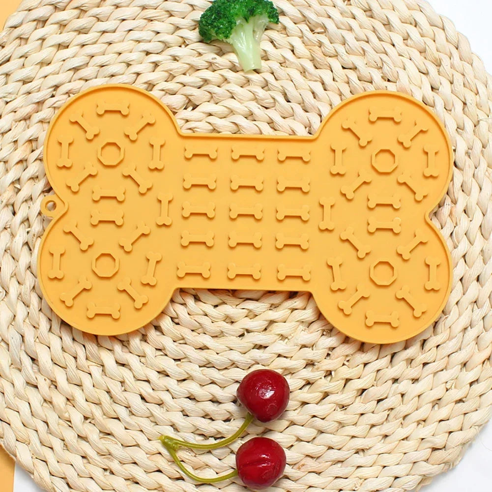 Pet Supplies Silicone Pet Licking Mat Cat Anti-choking with Slow Food Bowl Puppy Bath Distracted Licking Plate Cutlery Dog Bowl