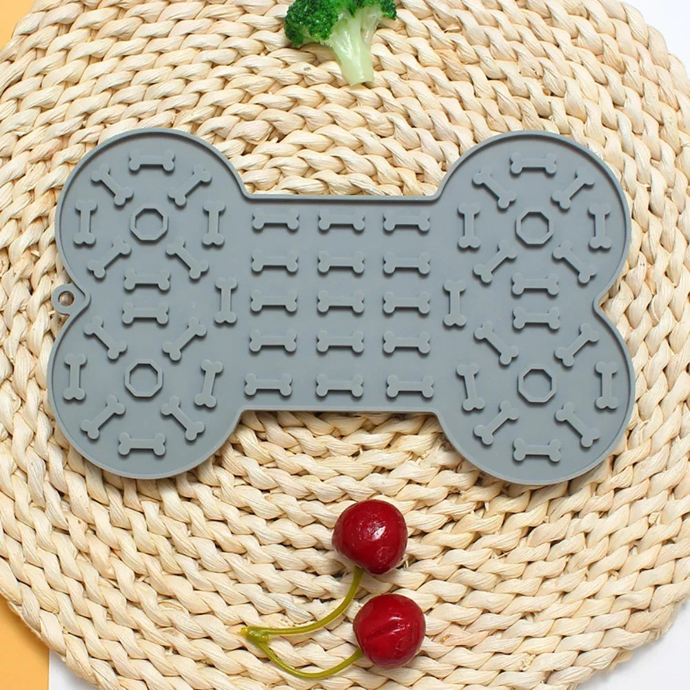 Pet Supplies Silicone Pet Licking Mat Cat Anti-choking with Slow Food Bowl Puppy Bath Distracted Licking Plate Cutlery Dog Bowl