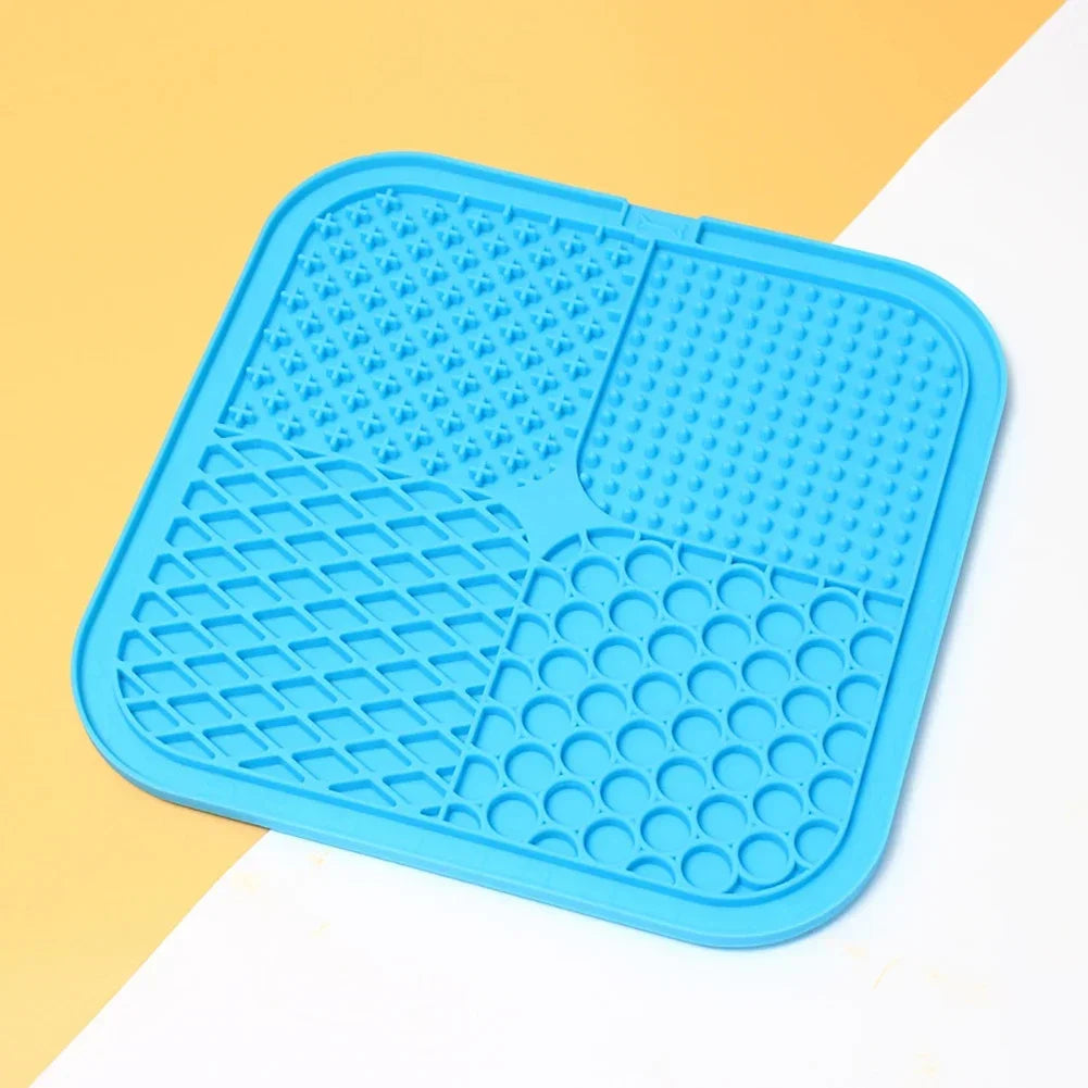 Pet Supplies Silicone Pet Licking Mat Cat Anti-choking with Slow Food Bowl Puppy Bath Distracted Licking Plate Cutlery Dog Bowl